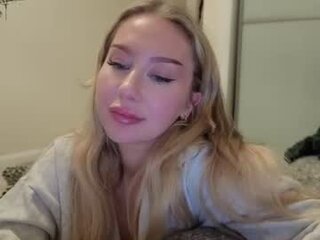 ava_james1
